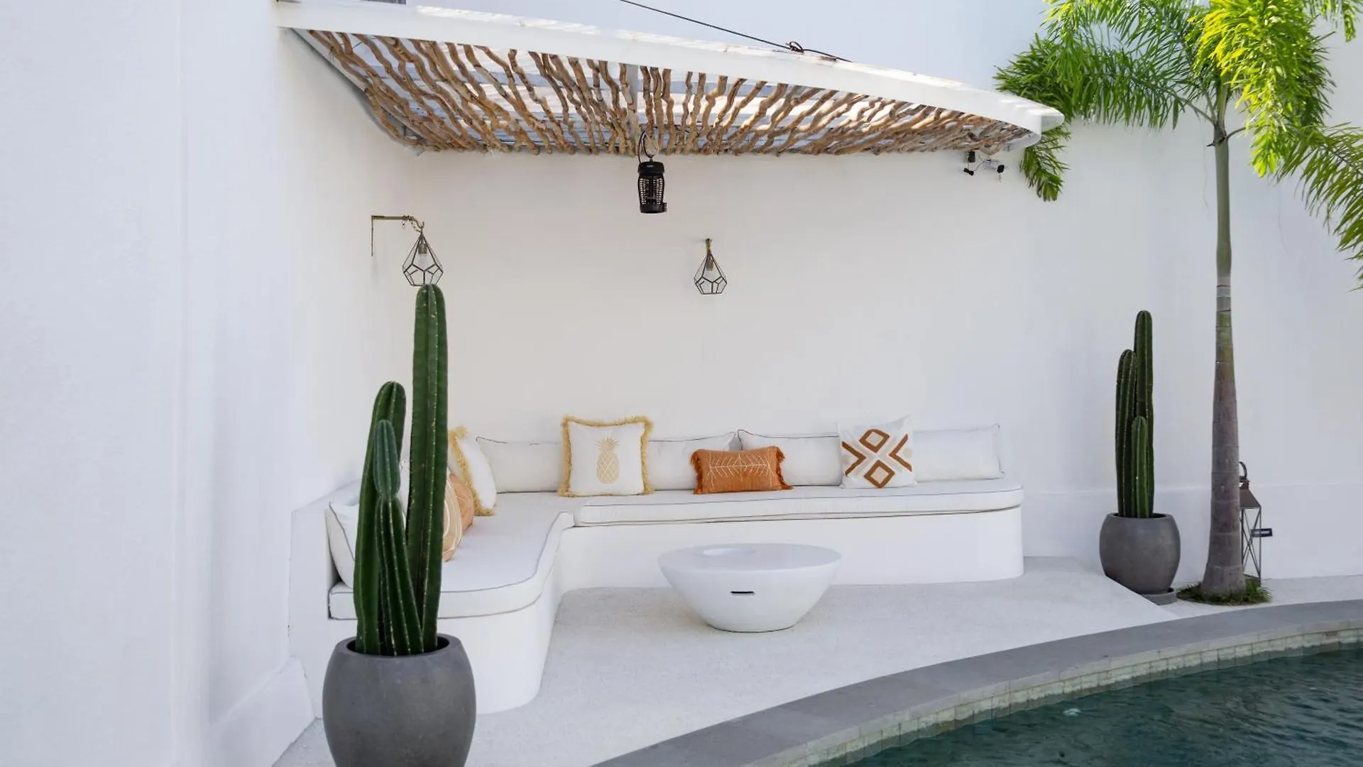 Villa Weiss Berawa Canggu